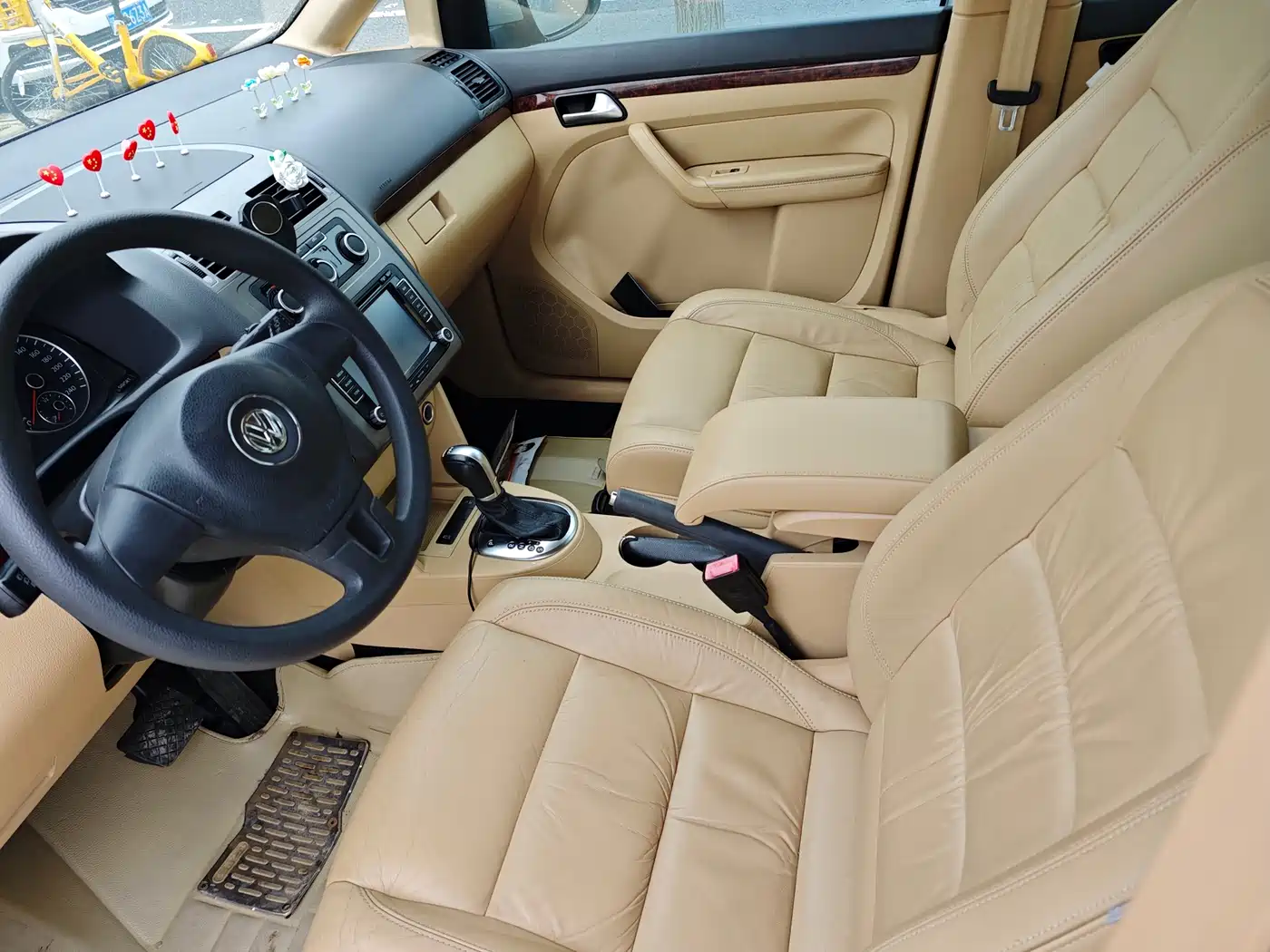 Volkswagen Touran 2013 1.4T DSG Comfort 5-seater фото 5