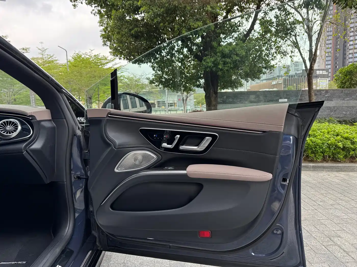 MERCEDES-BENZ EQS AMG