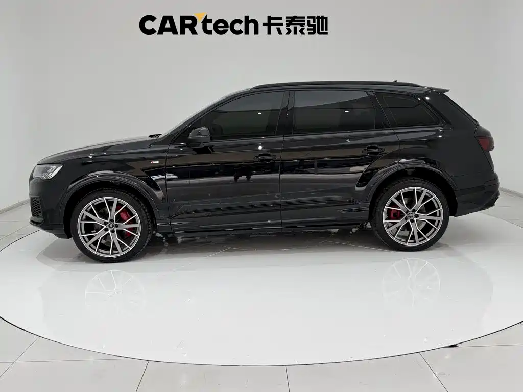 Фото 5 - Audi Q7