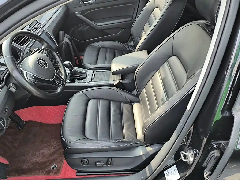 Volkswagen Passat 2017 330TSI DSG Prestige фото 15