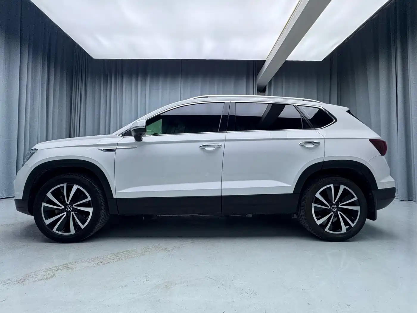 Volkswagen Tharu 2022 280TSI FWD Luxury Edition фото 4