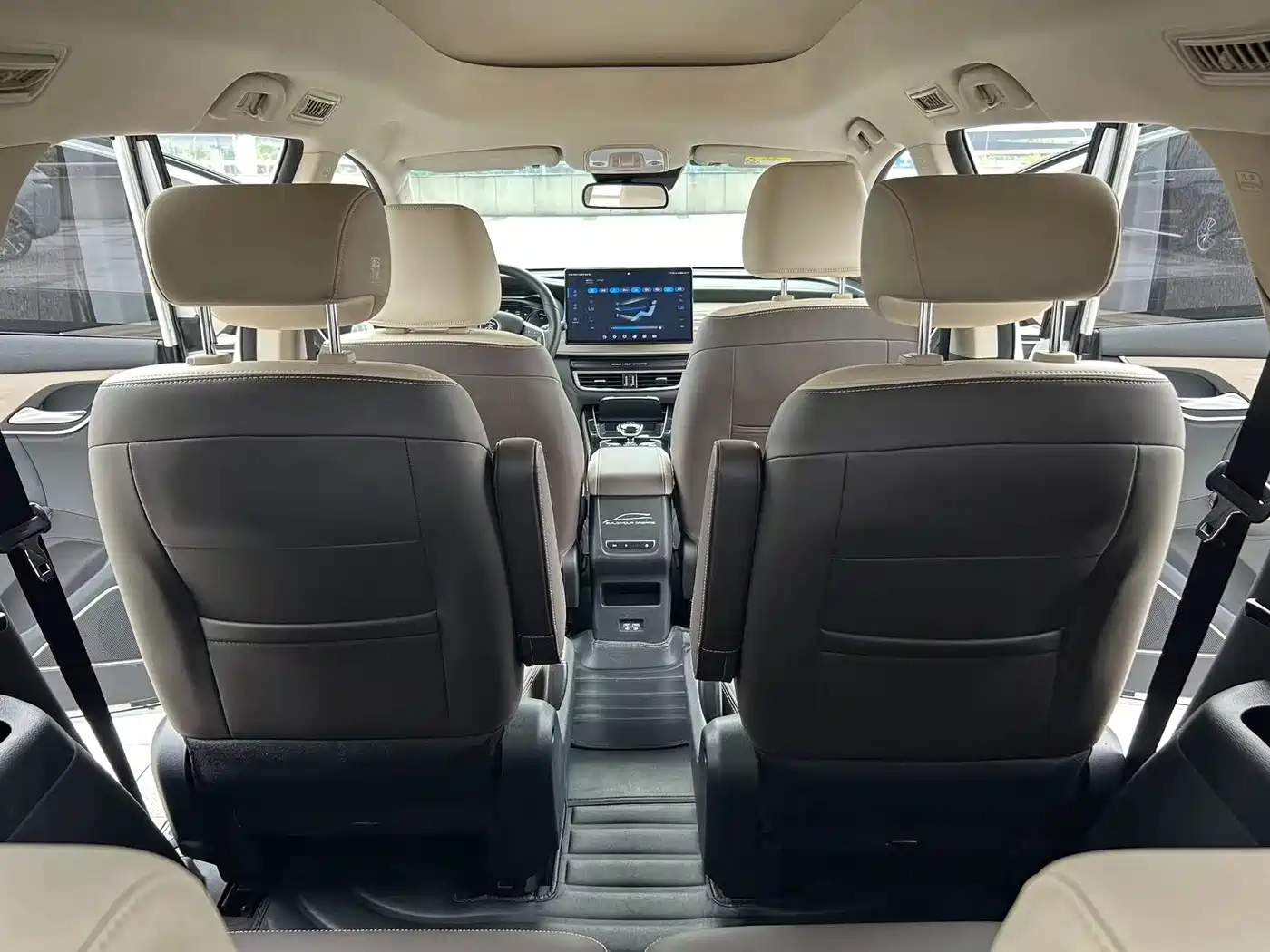 BYD Song MAX New Energy 2022 DM-i 105KM Executive Edition фото 13