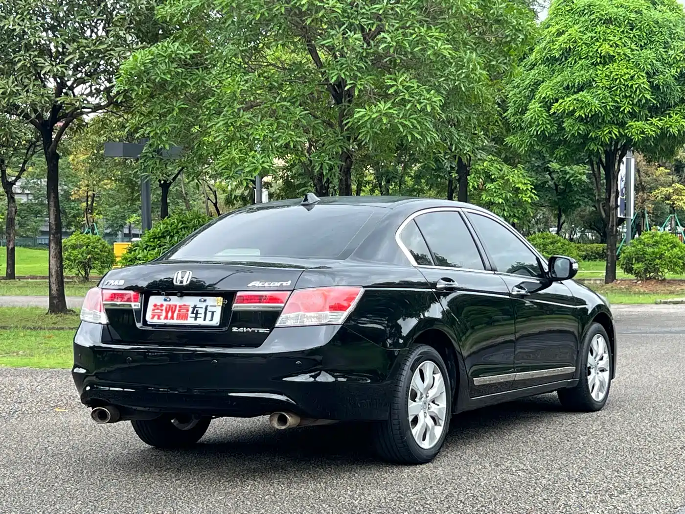 Фото 7 - Honda Accord