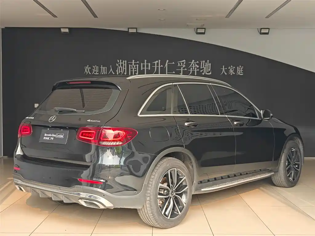 MERCEDES-BENZ GLC