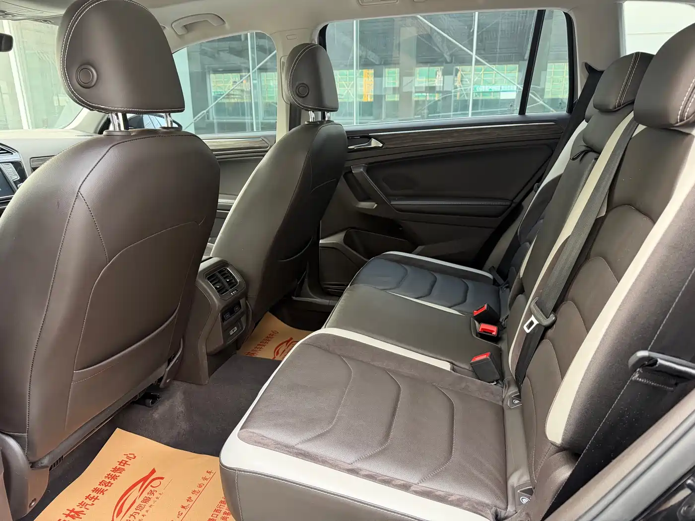 Volkswagen Tiguan L 2017 380TSI Automatic 4WD Luxury Edition фото 8