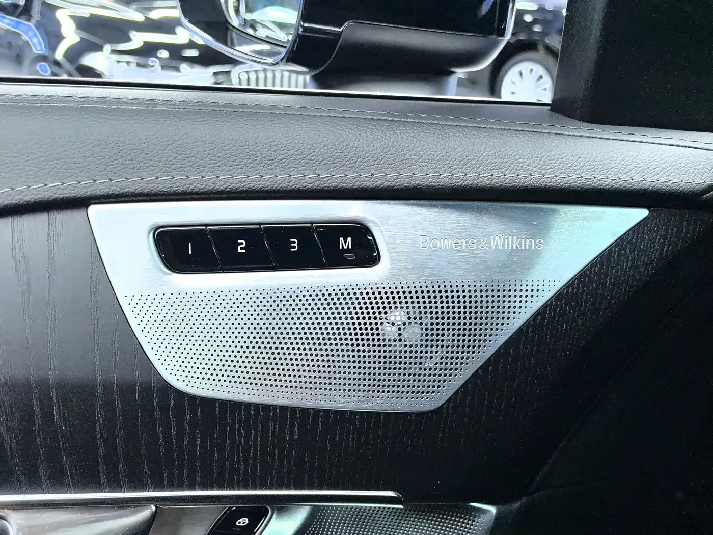 VOLVO XC90 PLUG-IN HYBRID