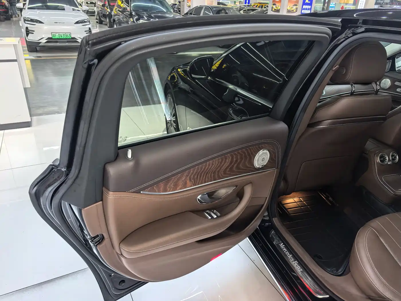 Mercedes-Benz E-Class 2023 Facelift E 300 L Fashion фото 9