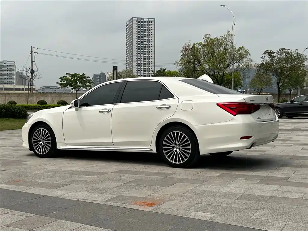 Toyota Crown 2018 2.0T Sport Edition фото 4