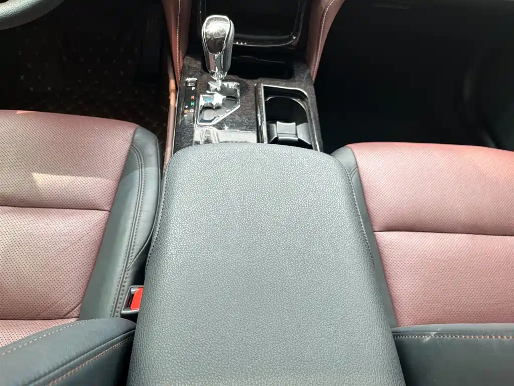 Toyota Crown 2018 2.0T Sport Edition фото 20