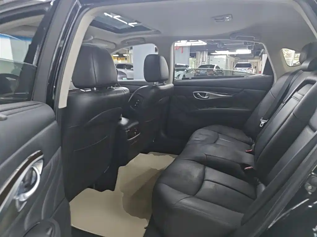 Infiniti Q70 2015 2013 Q70L 2.5L Comfort