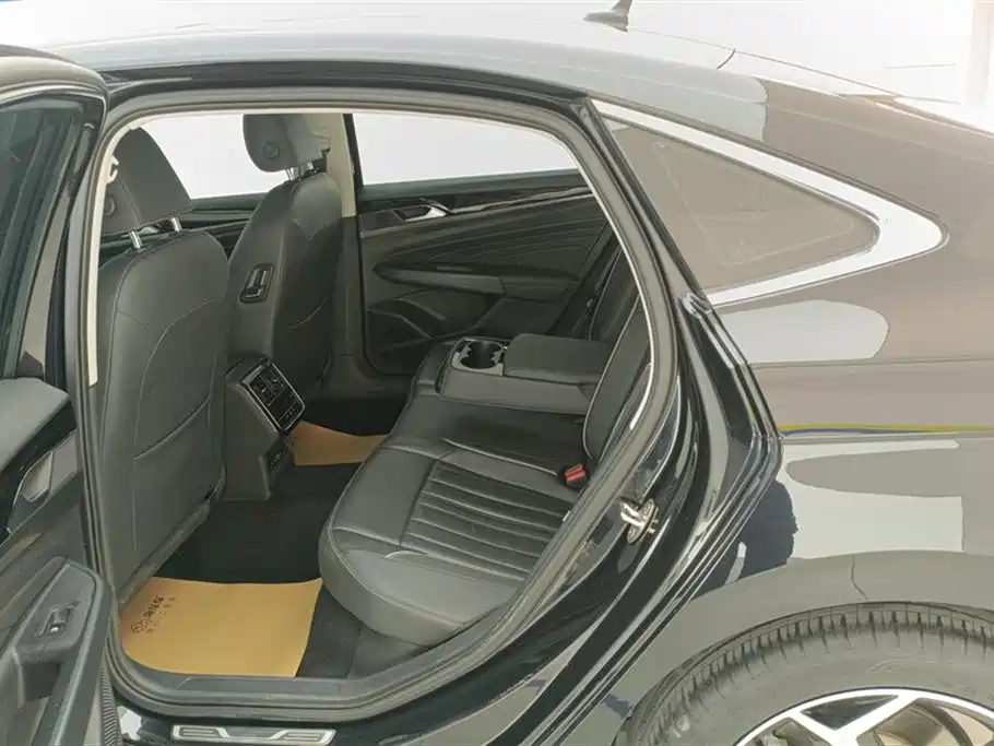Volkswagen Passat 2023 Facelift 330TSI Starlight Elite Edition фото 11