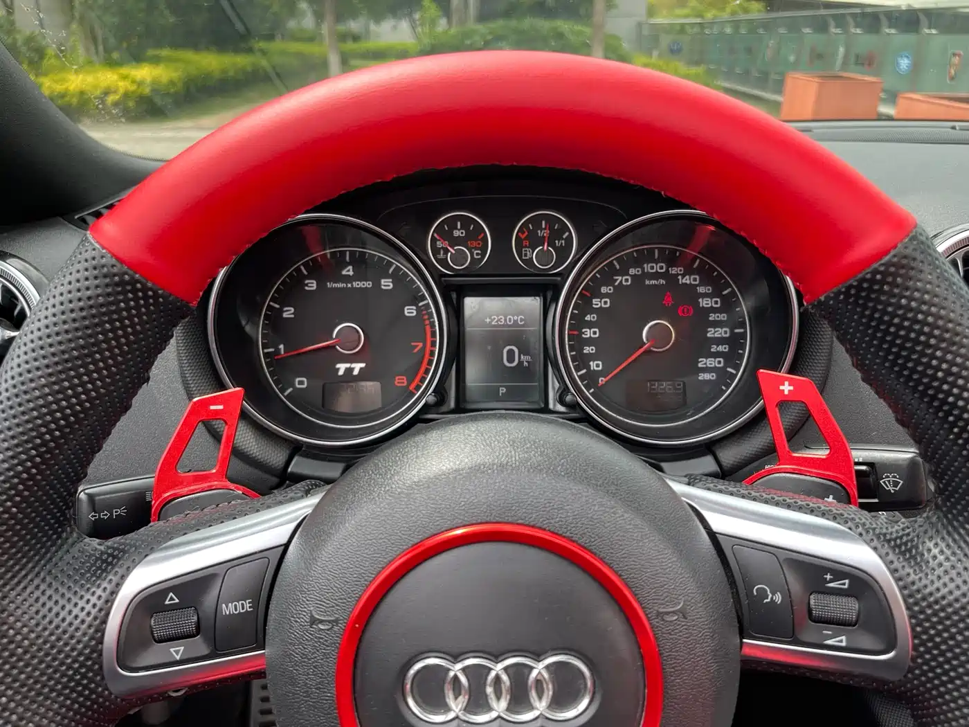 Audi TT 2011 TT Roadster 2.0TFSI фото 17