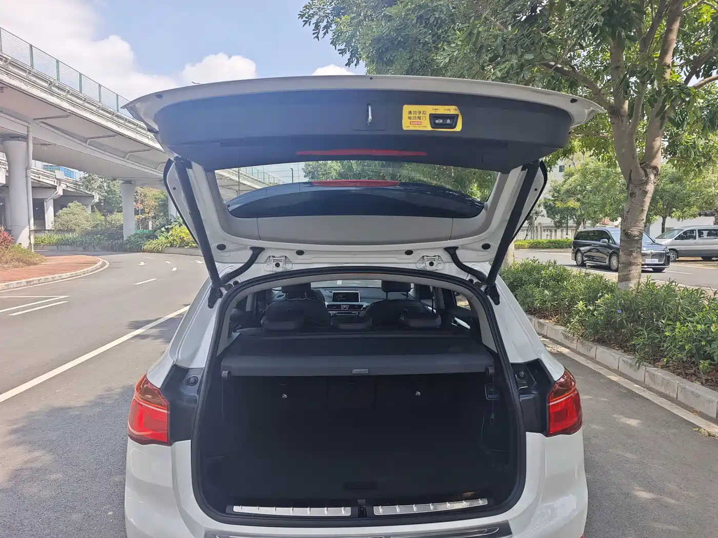 BMW X1 2016 xDrive20Li Luxury Model фото 20