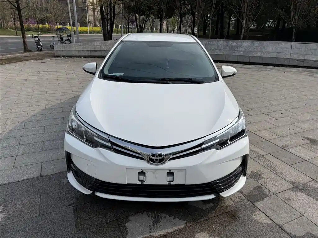 Toyota Corolla 2017 Facelift 1.2T S-CVT GL фото 2