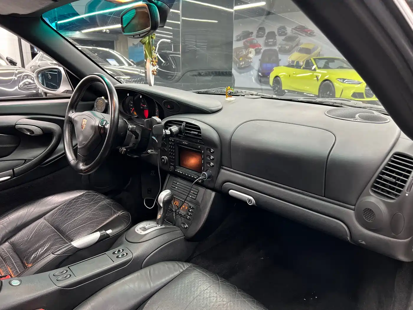 Porsche 911 2005 Carrera 4 AT 3.6L фото 11