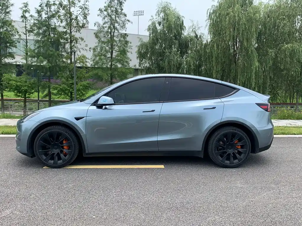 Фото 14 - Tesla Model Y