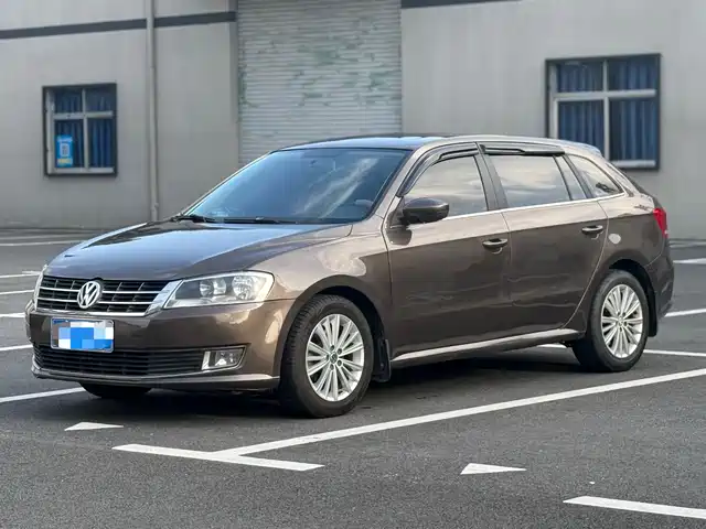  Volkswagen Lavida Tour 2014 1.6L Automatic Sport