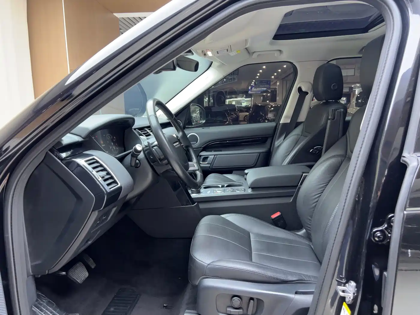Land Rover Discovery 2020 2.0T SE фото 7