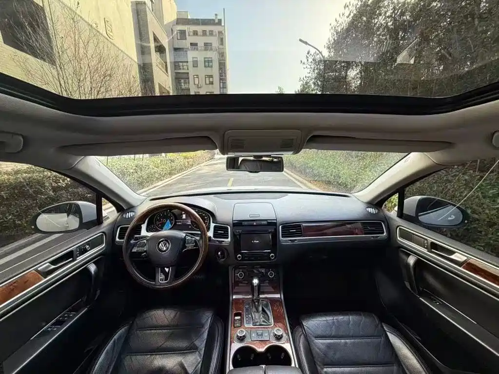 Фото 9 - Volkswagen Touareg