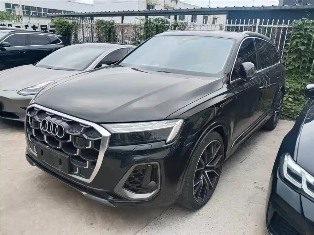 Audi Q7 2025 55 TFSI quattro S line Premium