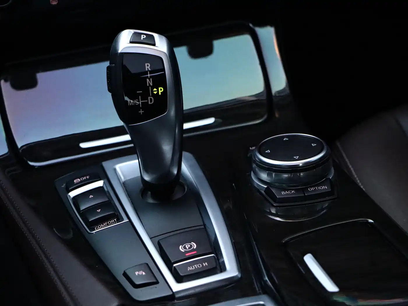 BMW 5 Series 2017 525Li Luxury Design Package фото 16