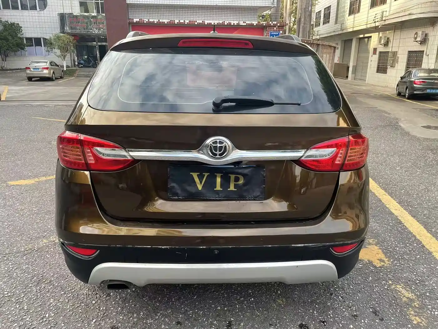 Фото 6 - Zhonghua V5