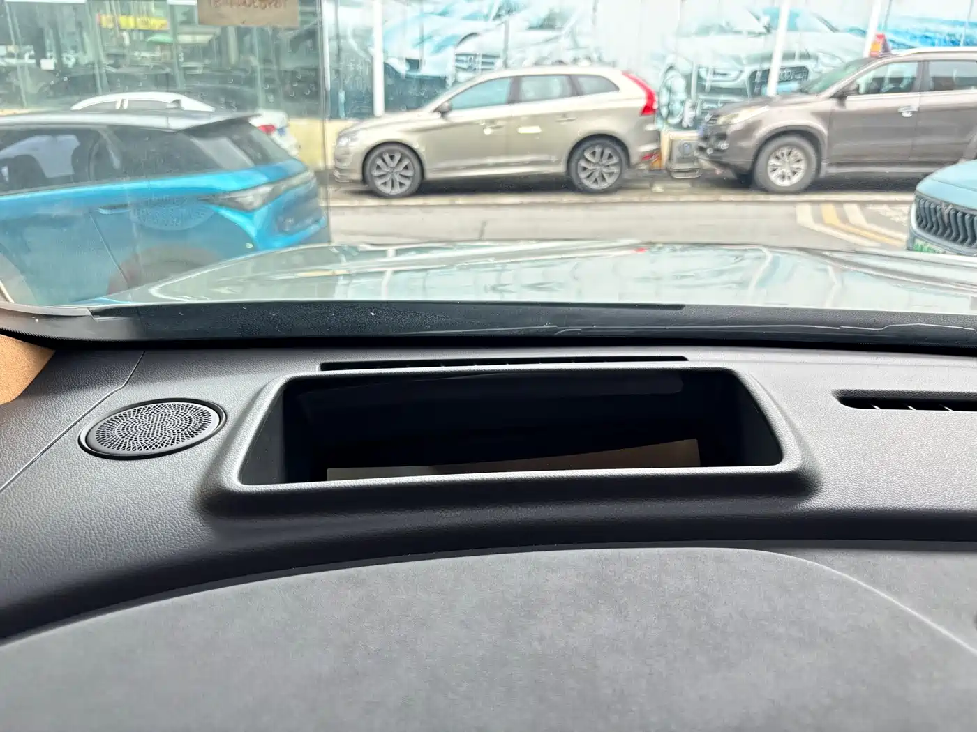 Voyah Auto Voyah Dreamer 2025 Model PHEV Basic Version фото 11