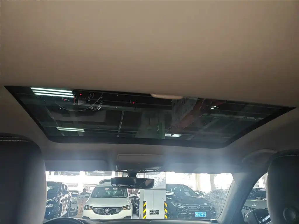 Škoda Superb 2016 TSI280 DSG Pioneer Edition фото 18