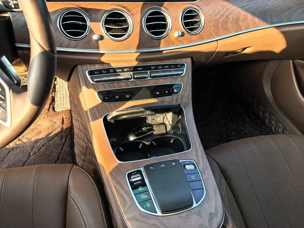 Mercedes-Benz E-Class 2023 E 300 L Fashion фото 15