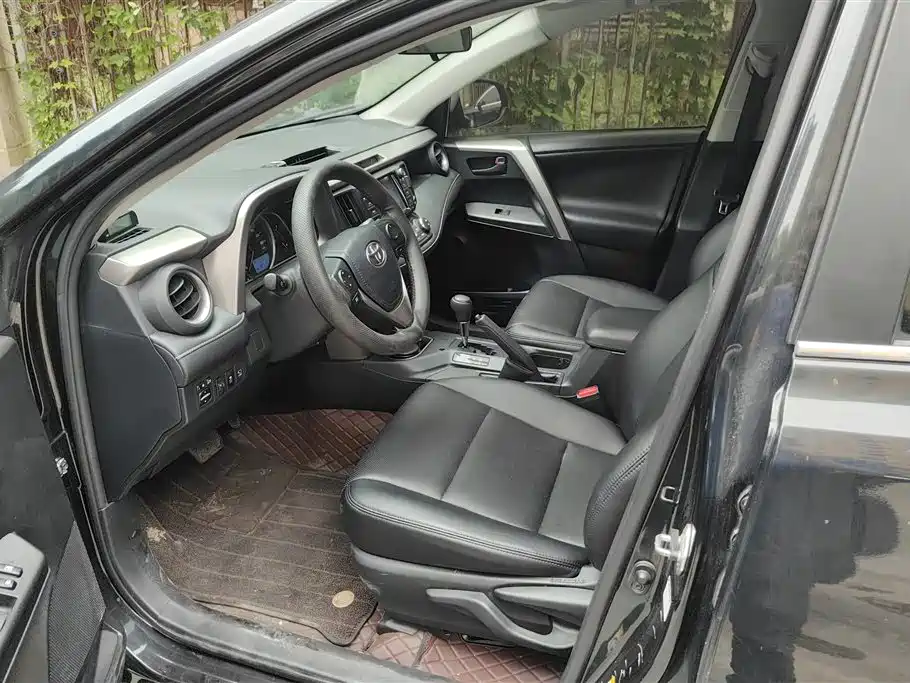 Toyota RAV4 Rongfang 2016 2.0L CVT 2WD Trend (China V) фото 9