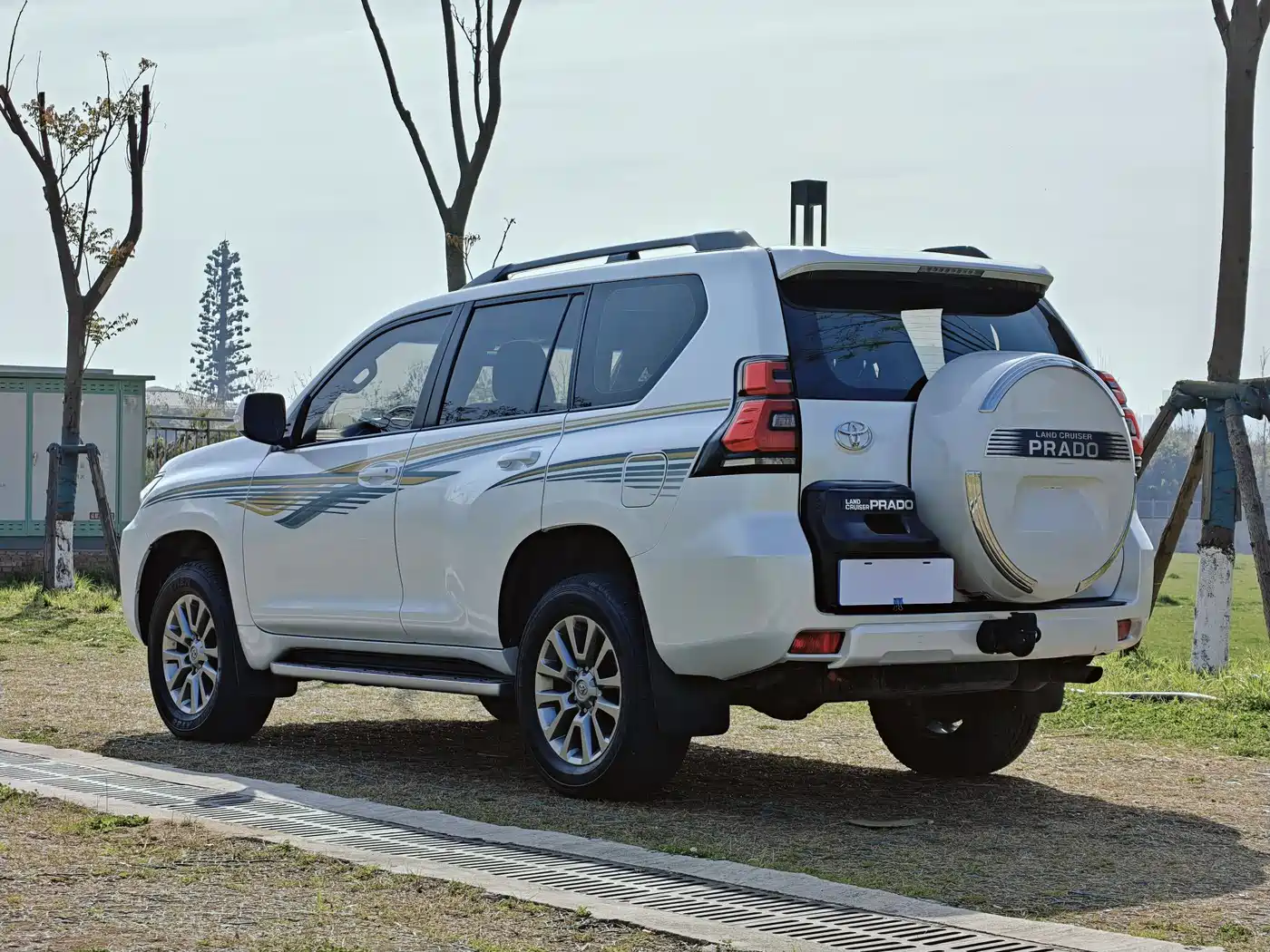 Toyota Prado 2018 3.5L Auto TX-L фото 3