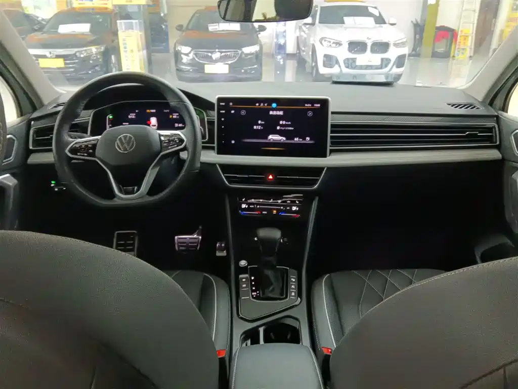 Volkswagen Tiguan L 2023 330TSI Auto 2WD R-Line Premium Edition фото 10