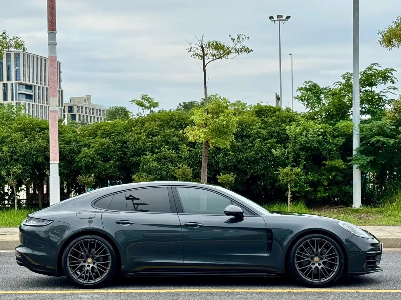 Porsche Panamera 2023 Panamera 2.9T Platinum Edition фото 4