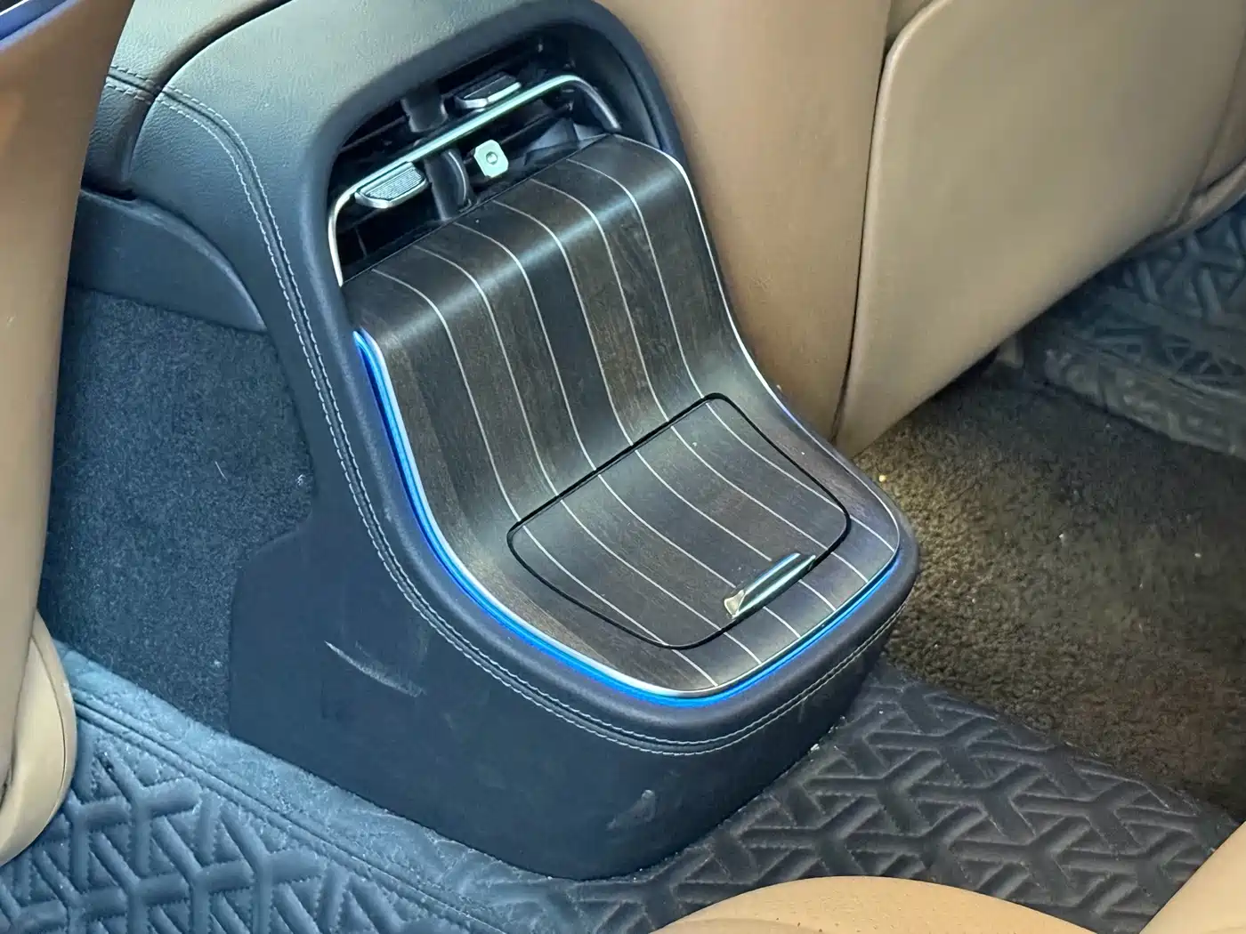 Mercedes-Benz E-Class 2024 Model E 300 L Luxury фото 14