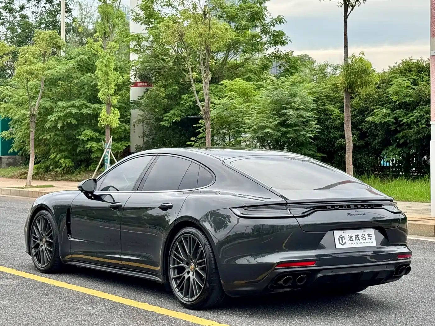 Porsche Panamera 2023 Panamera 2.9T Platinum Edition фото 7