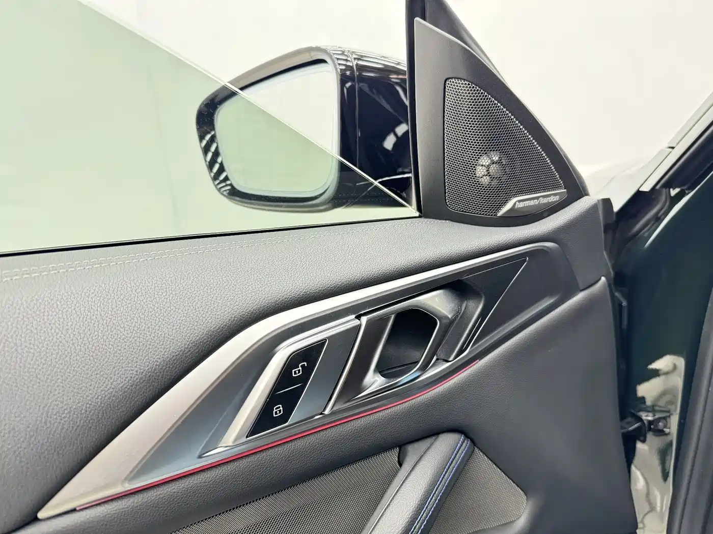 BMW 4 Series 2022 Second Facelift 430i M Sport Shadow Edition фото 10