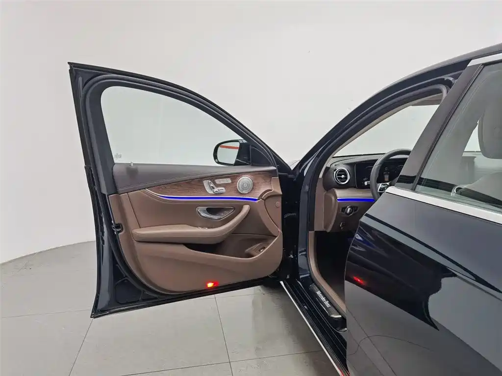 Mercedes-Benz E-Class 2023 Facelift E 300 L Luxury фото 8