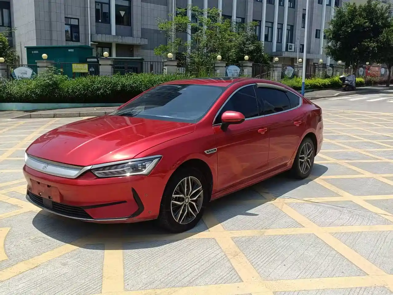 BYD Qin PLUS 2021 EV 500KM Luxury Model