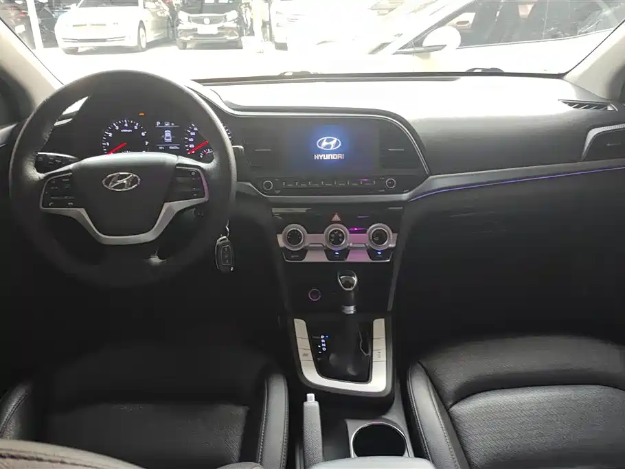 Hyundai Elantra 2020 1.5L CVT Smart Style·Elite фото 12