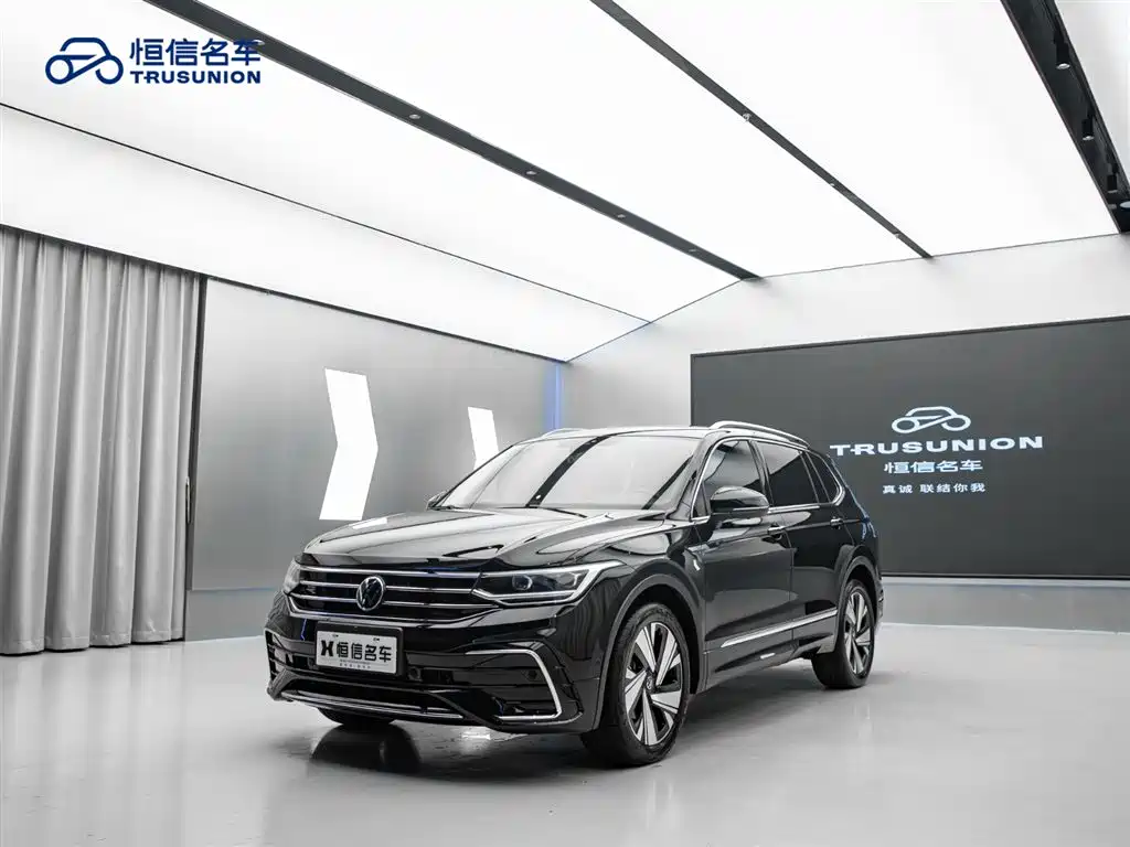 Volkswagen Tiguan L 2023 330TSI Auto 2WD R-Line Premium Edition фото 3