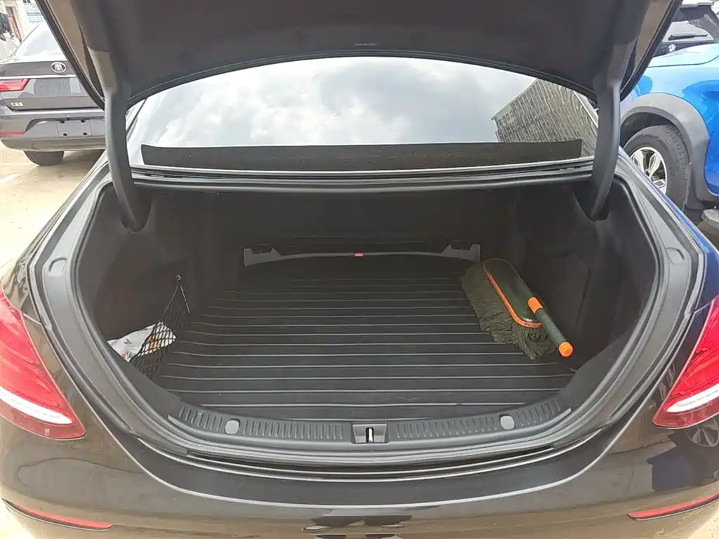 Mercedes-Benz E-Class 2019 E 200 L фото 19