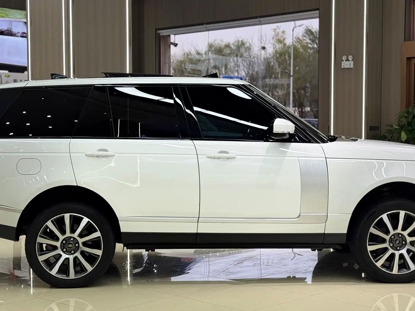 Land Rover Range Rover 2017 3.0 SC V6 Vogue фото 5