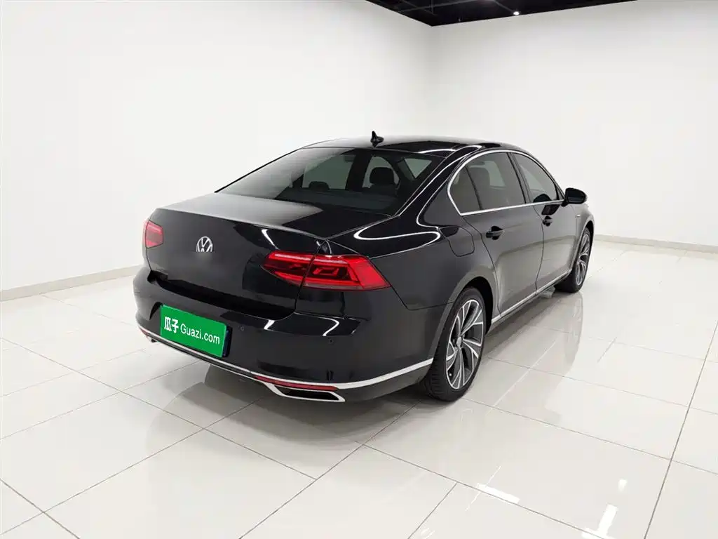 Volkswagen Magotan 2020 330TSI DSG Luxury фото 4