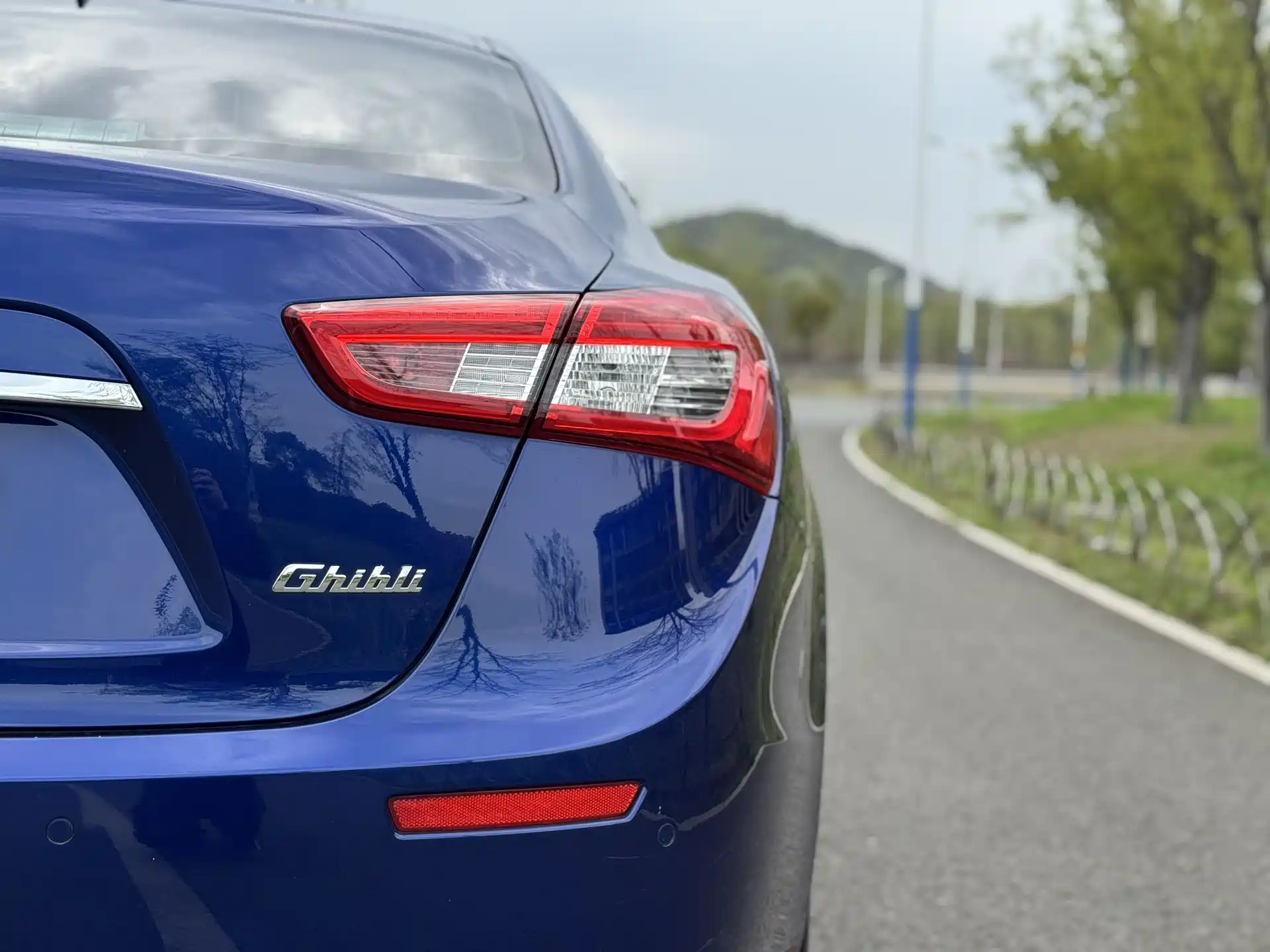 Photo 8 - Maserati Ghibli