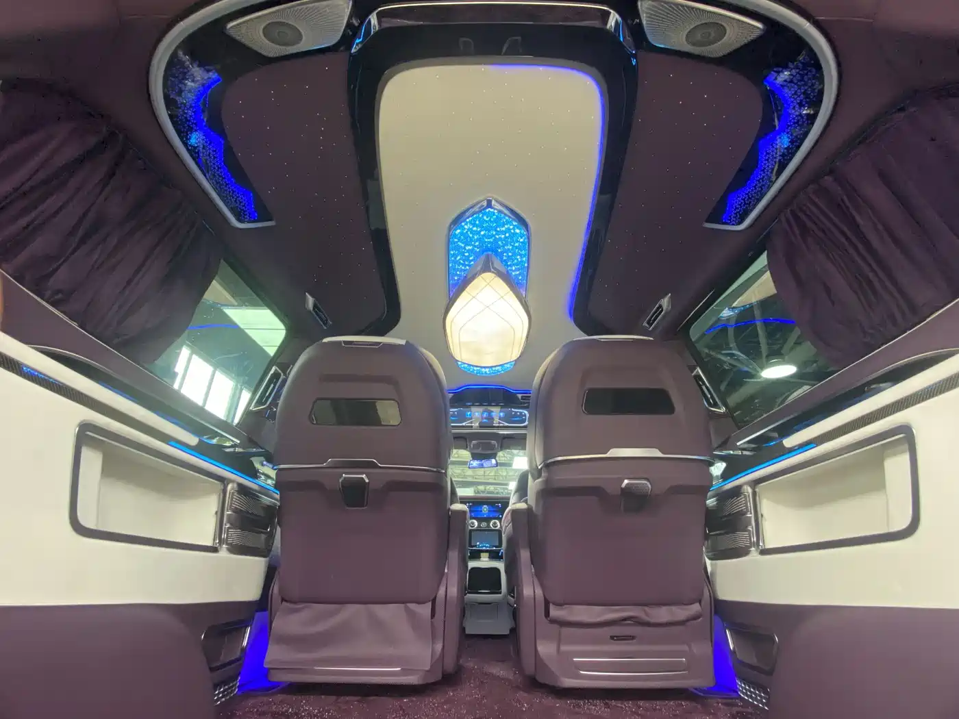 Mercedes-Benz Vito 2023 2.0T Business 7-Seater фото 21