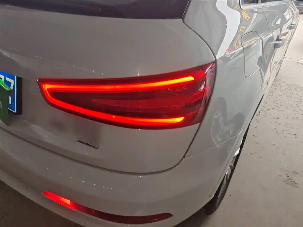 Audi Q3 2015 35 TFSI quattro Technology фото 8