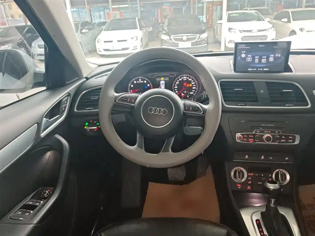 Audi Q3 2015 35 TFSI quattro Technology фото 11