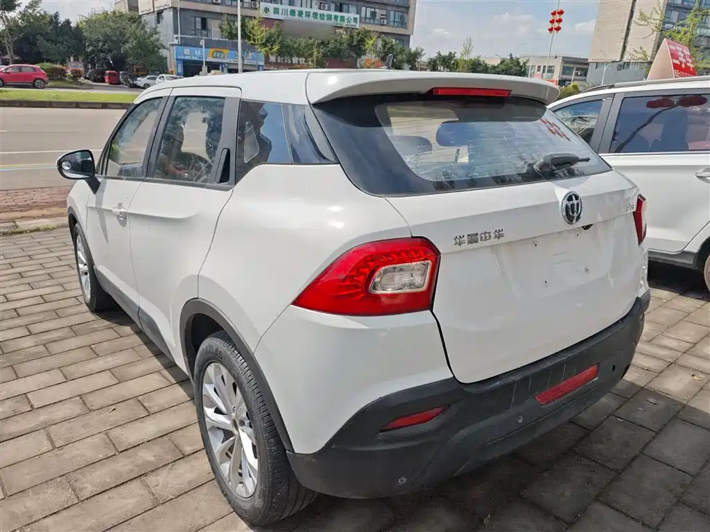 Фото 5 - Zhonghua V3