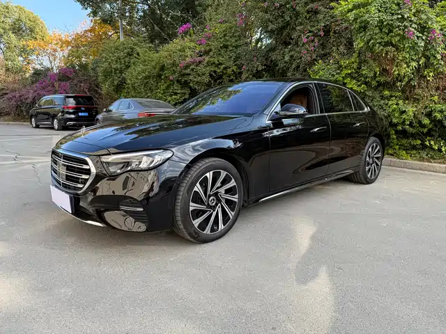 MERCEDES-BENZ E CLASS