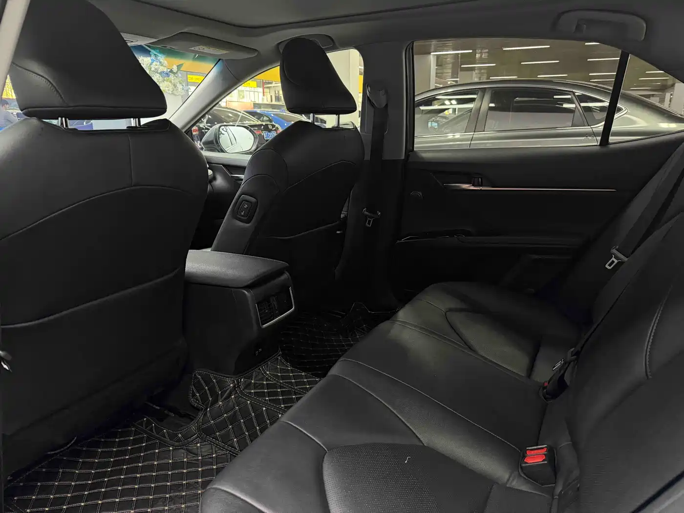 Toyota Camry 2021 2.5G Luxury Edition фото 11